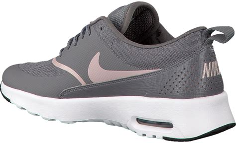 graue snesker nike damen
